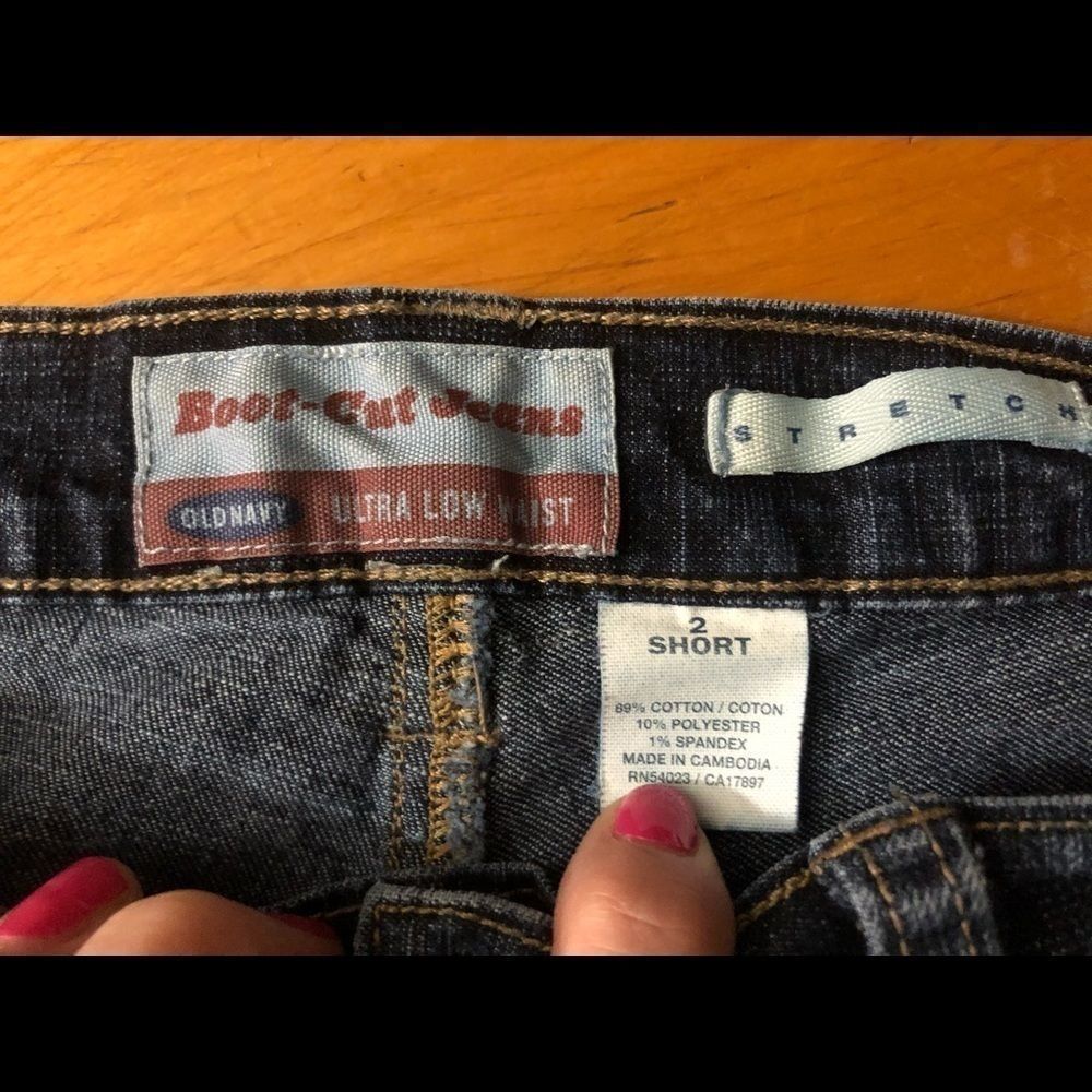 EUC Old Navy Bootcut ultra low waist size 2 short - Picture 3 of 5